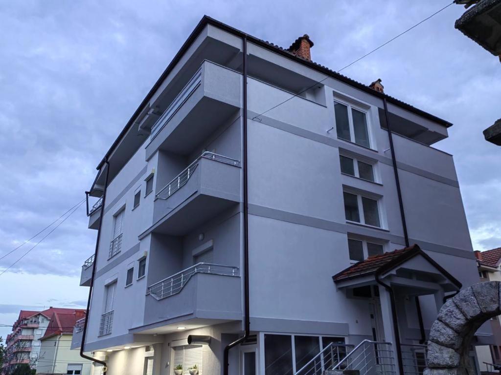 Vila Bolonja Струга Екстериор снимка